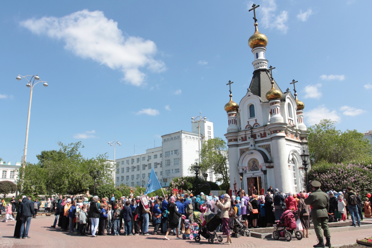 Около 1000 человек прошли 1 июня традиционным Крестным ходом, посвященным  окончанию учебного года